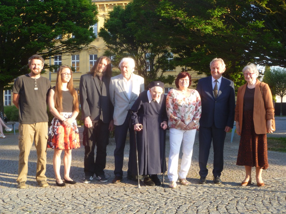 Milena Sk�cel�kov� na p�ed�v�n� Ceny m�sta Dvora Kr�lov� n/L dne 8. �ervna 2021 (kv�li covidu byly ceny za r. 2019 p�ed�ny a� v r. 2021)