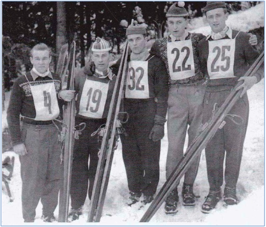Parta skokan� z B�l� T�eme�n� - Jaroslav �i�ka (4), Karel Paulus (32), Zbyn�k Horn�k (22), Zdenek Ponikelsk� (25). Zdenek Vo�ka (19) z Doln� Brusnice