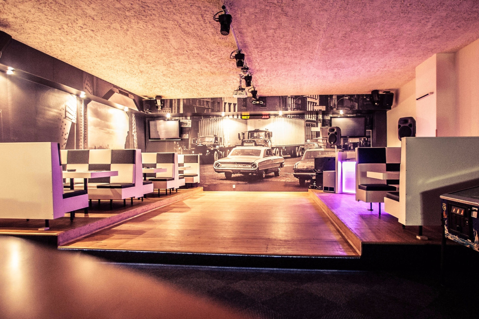 Americana bar - tane�n� parket