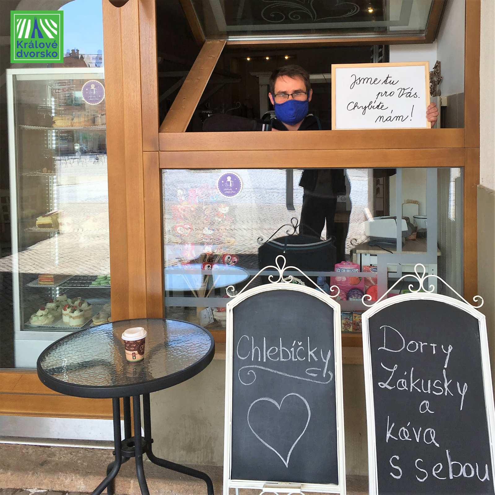 And�lsk� kav�rna - k�va, z�kusky, chleb��ky - pod�van� zat�m z ok�nka