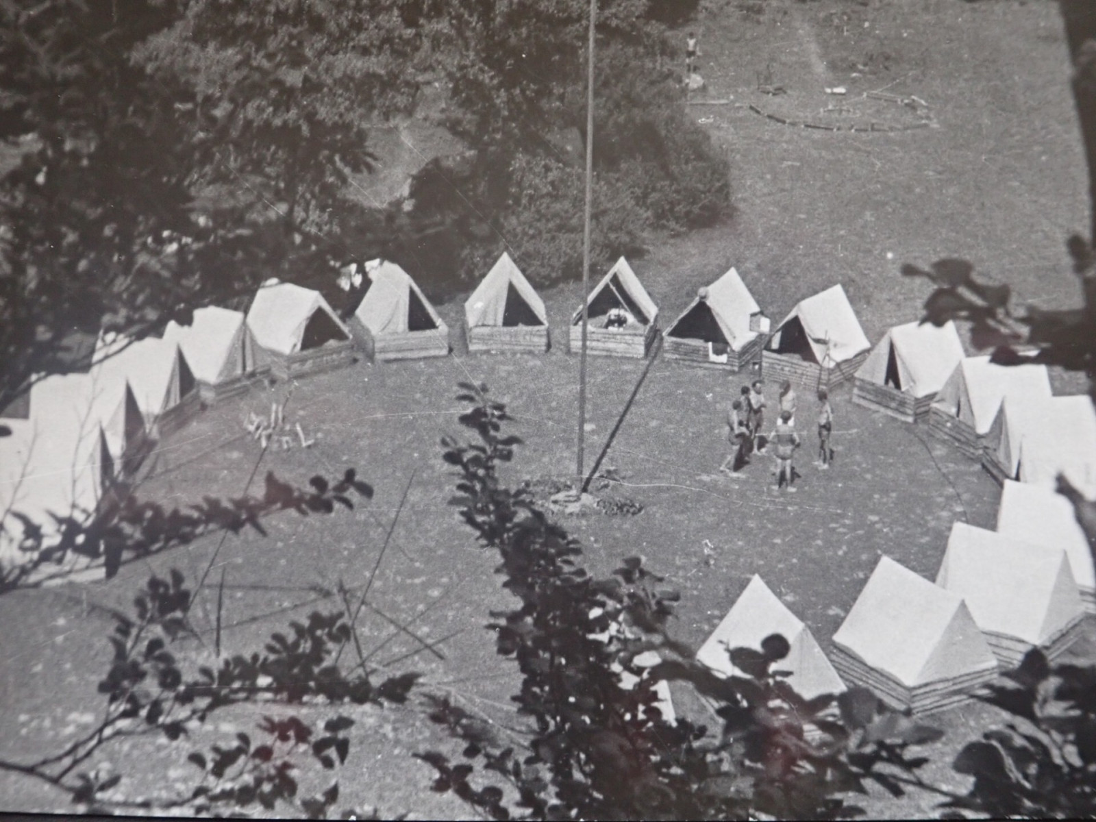 T�bor 2. odd�lu v Pot�tejn� v roce 1946. Vedouc�m byl br. J. �turma � Mik.