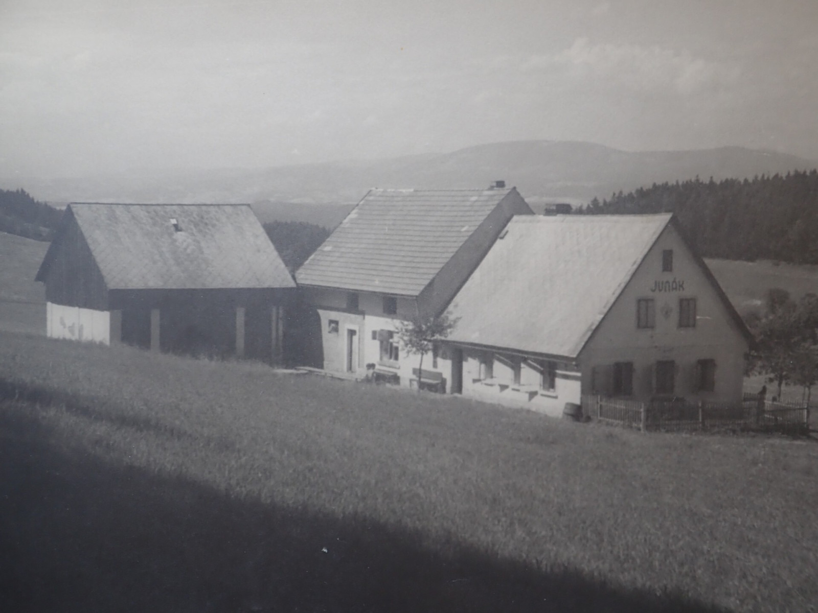 St�ediskov� chata na Sov�m vrchu  - Skaut�kov okolo roku 1947